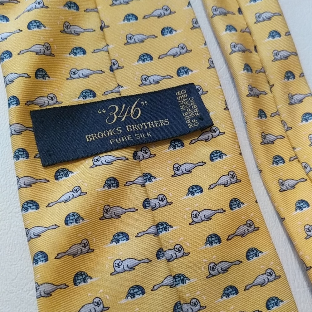 346 Brooks Brothers pure silk tie